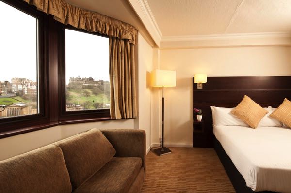 Просмотры от Mercure Edinburgh City - Princes Street Hotel