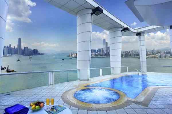 Widoki z Metropark Hotel Causeway Bay HK