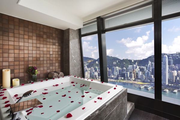 Widoki z The Ritz-Carlton Hong Kong